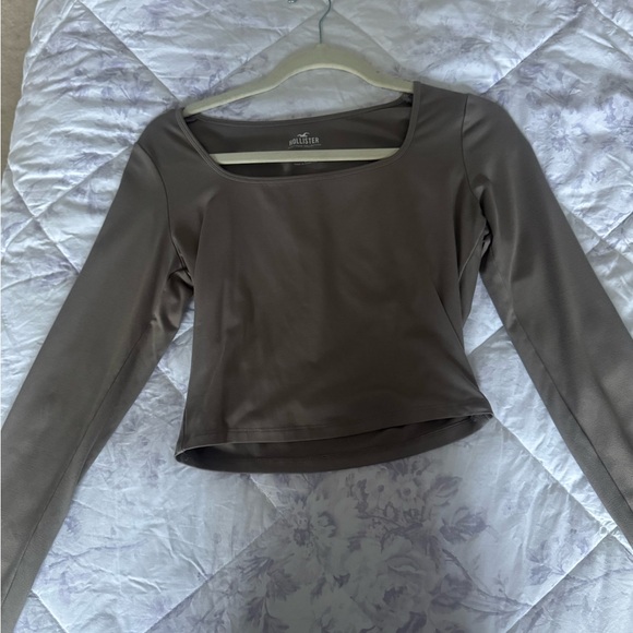 Cropped Long Sleeve - Picture 1 of 3